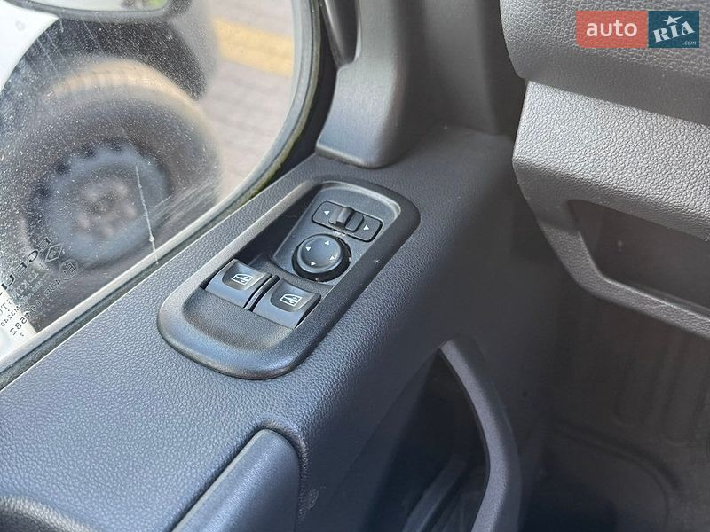 Грузовой фургон Renault Master 2022 в Рованцах