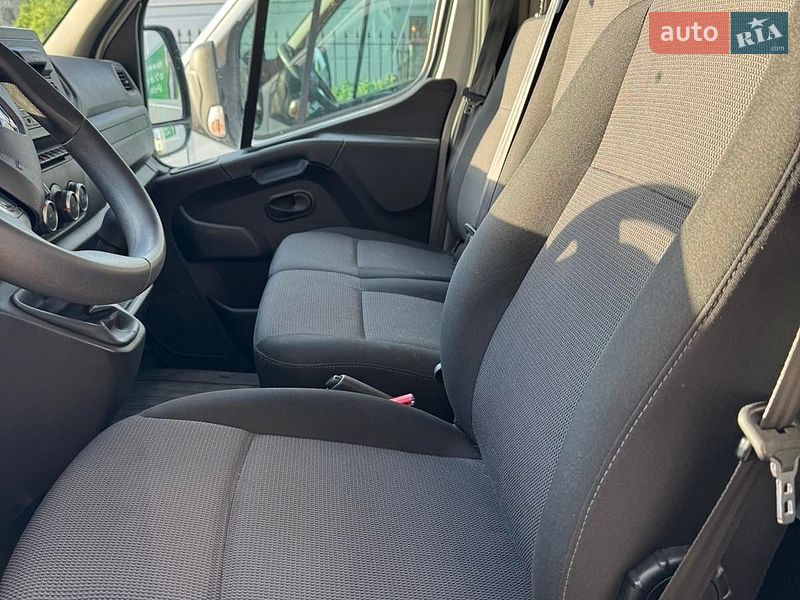 Грузовой фургон Renault Master 2022 в Рованцах