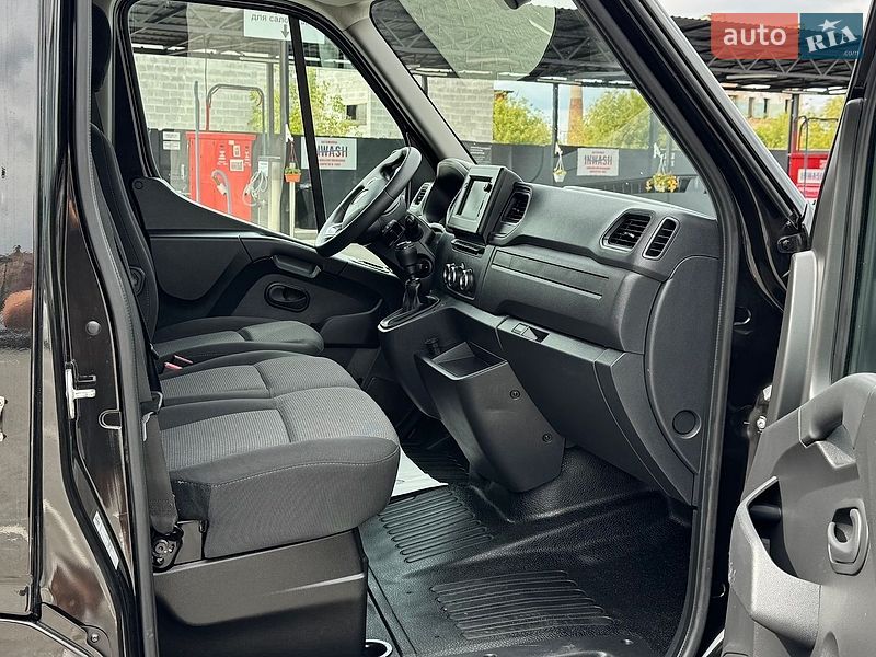 Вантажний фургон Renault Master 2023 в Дубні