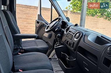 Вантажний фургон Renault Master 2015 в Харкові