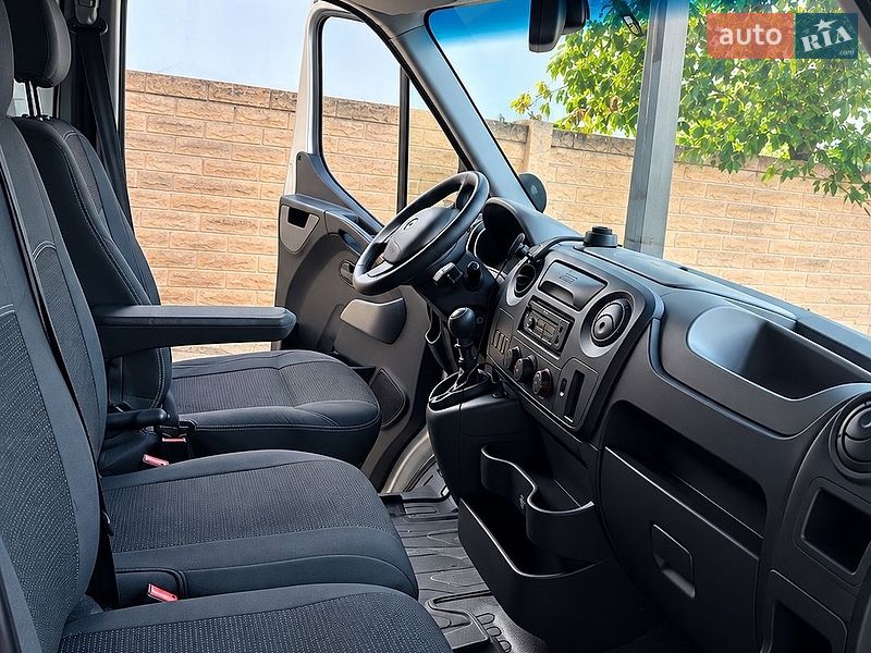 Вантажний фургон Renault Master 2015 в Харкові