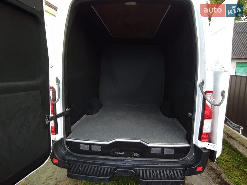 Грузопассажирский фургон Renault Master 2023 в Калуше