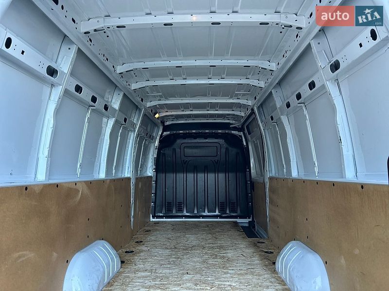 Вантажний фургон Renault Master 2022 в Хусті