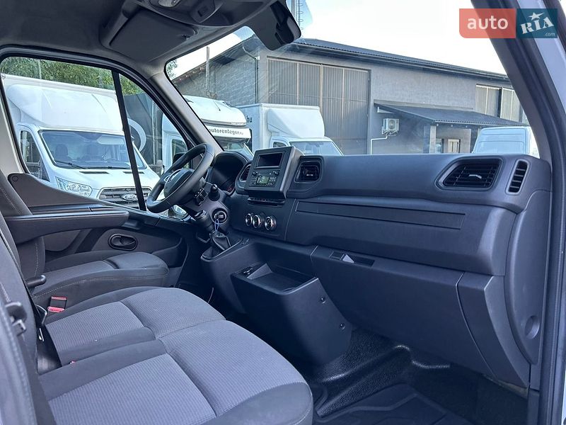 Вантажний фургон Renault Master 2022 в Хусті
