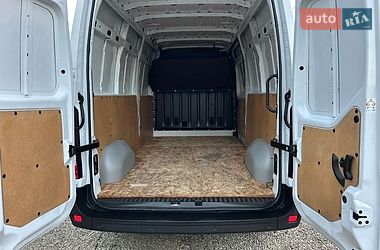 Грузовой фургон Renault Master 2022 в Хусте