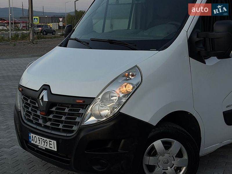 Эвакуатор Renault Master 2015 в Ужгороде