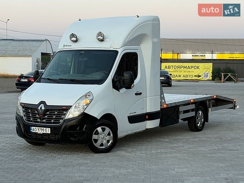 Эвакуатор Renault Master 2015 в Ужгороде