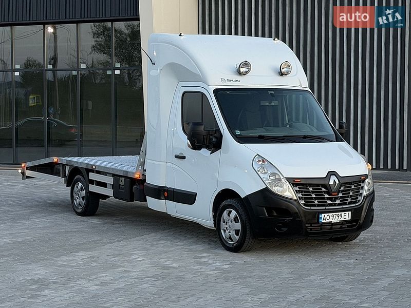 Эвакуатор Renault Master 2015 в Ужгороде