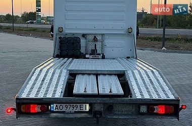 Эвакуатор Renault Master 2015 в Ужгороде