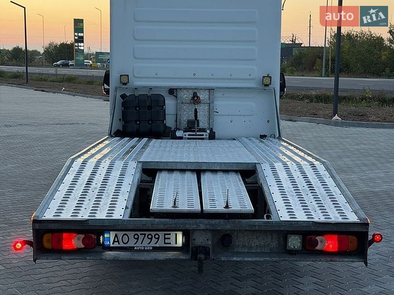 Эвакуатор Renault Master 2015 в Ужгороде