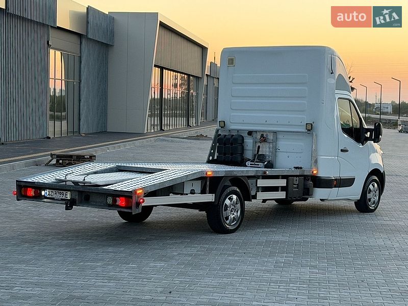 Эвакуатор Renault Master 2015 в Ужгороде