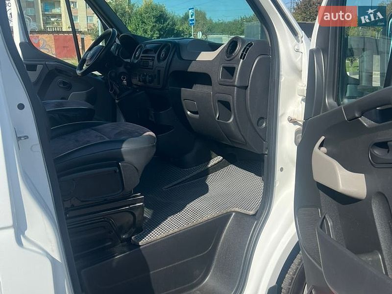 Евакуатор Renault Master 2014 в Вінниці