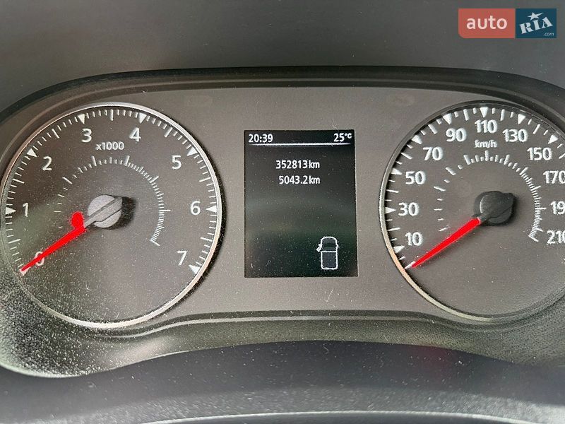 Тентованый Renault Master 2022 в Косове