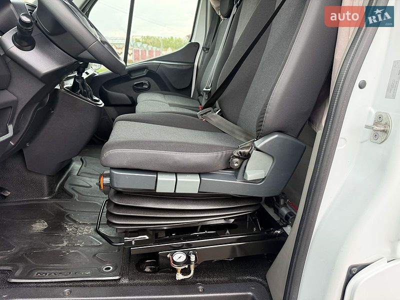 Тентованый Renault Master 2022 в Косове