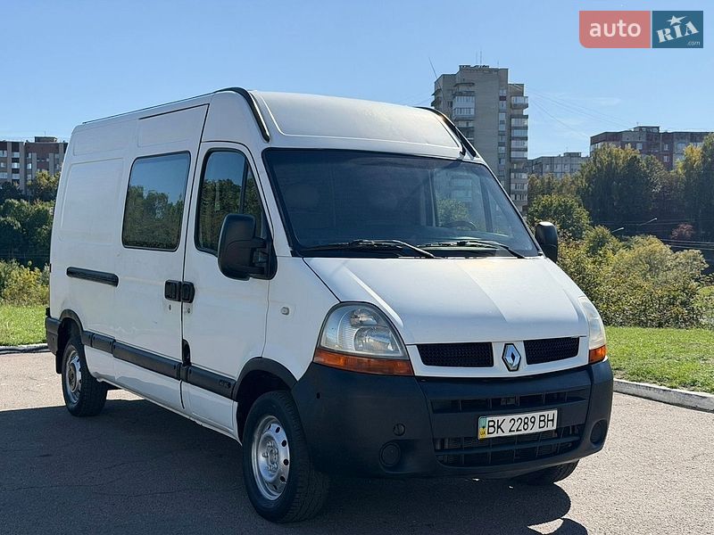 Вантажний фургон Renault Master 2006 в Рівному