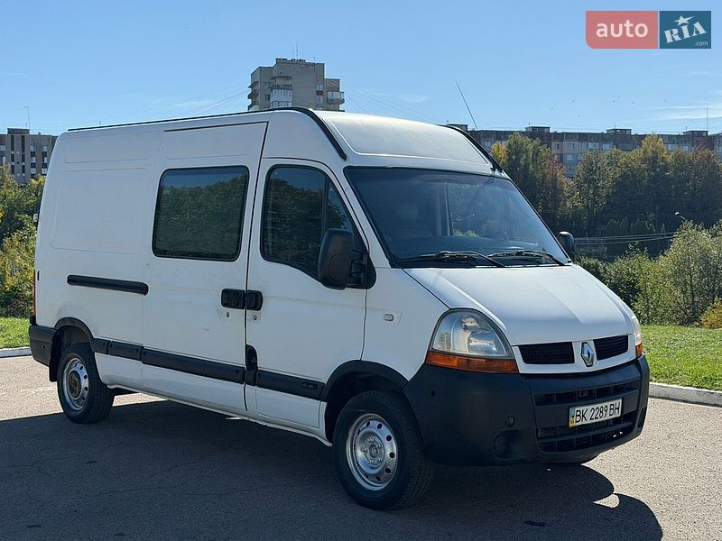 Вантажний фургон Renault Master 2006 в Рівному
