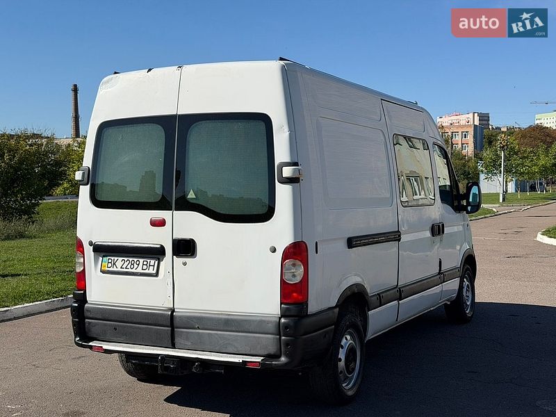 Вантажний фургон Renault Master 2006 в Рівному