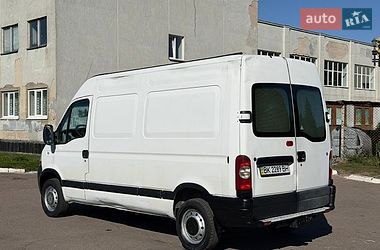 Вантажний фургон Renault Master 2006 в Рівному