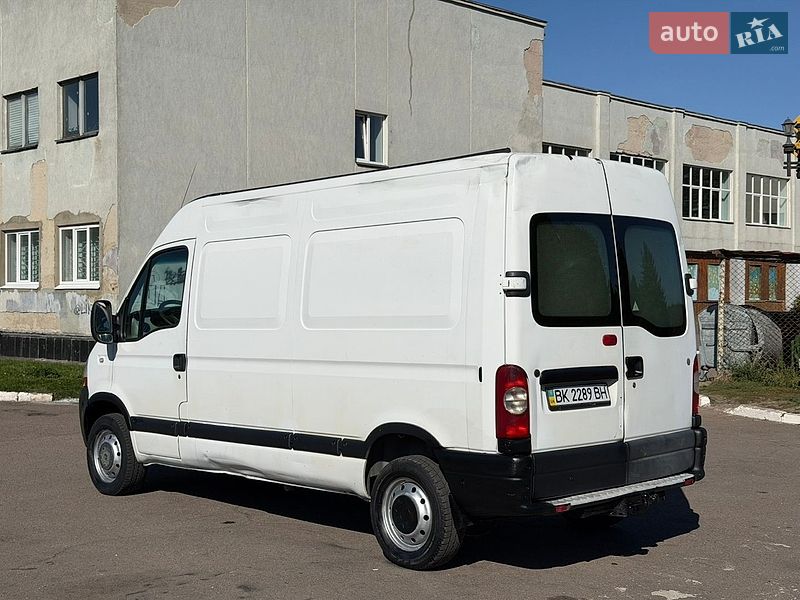 Вантажний фургон Renault Master 2006 в Рівному