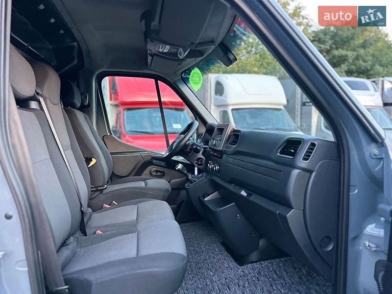 Грузовой фургон Renault Master 2022 в Хусте