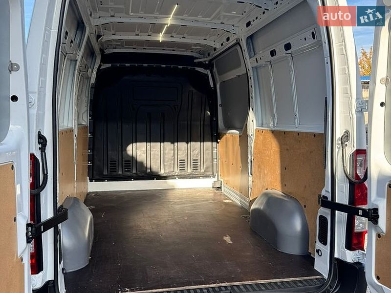Грузовой фургон Renault Master 2020 в Ровно