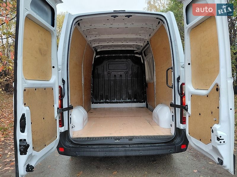 Вантажний фургон Renault Master 2023 в Івано-Франківську