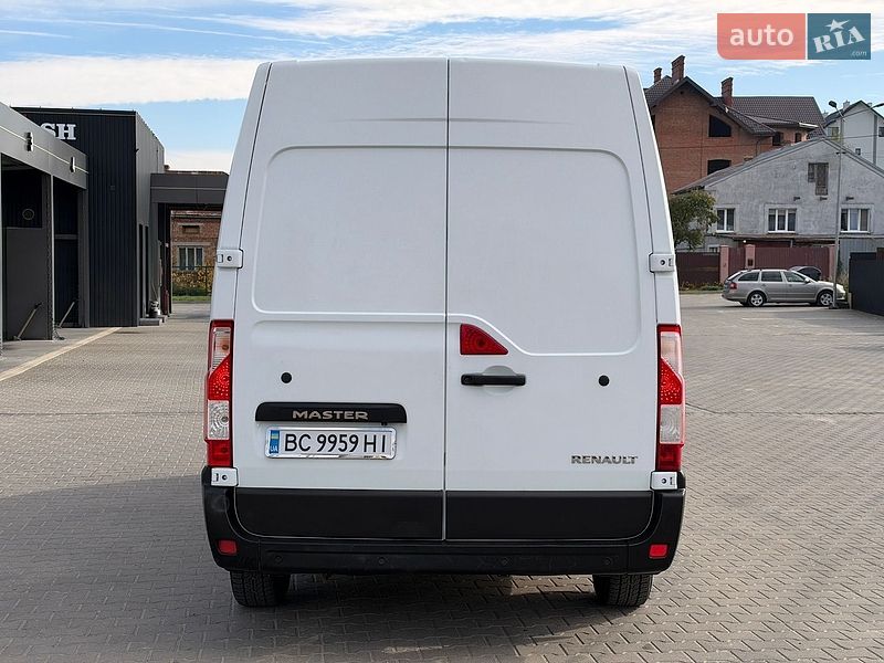 Вантажний фургон Renault Master 2017 в Львові