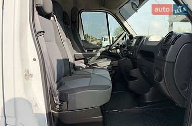 Вантажний фургон Renault Master 2017 в Львові