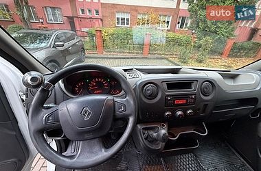 Грузовой фургон Renault Master 2015 в Львове