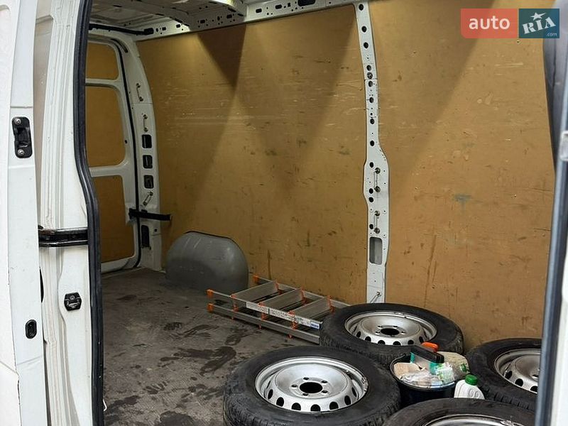 Грузовой фургон Renault Master 2015 в Львове