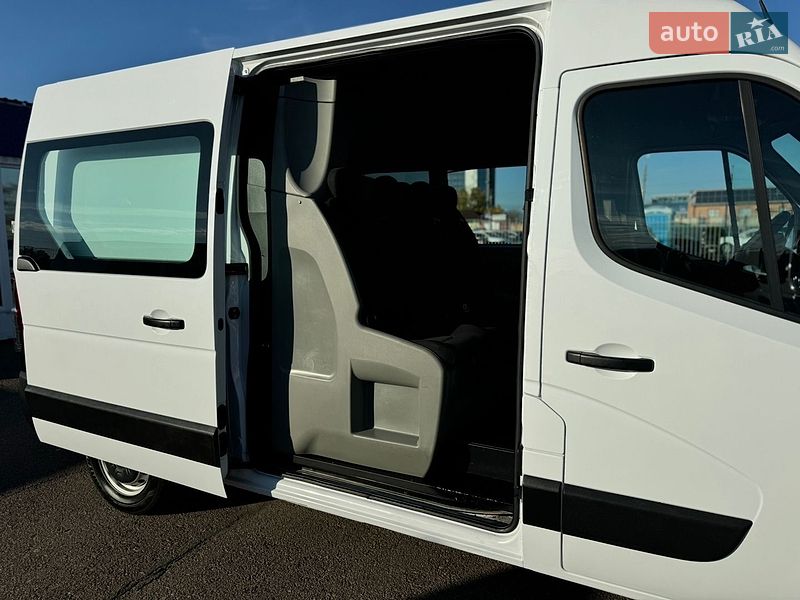 Грузопассажирский фургон Renault Master 2020 в Киеве