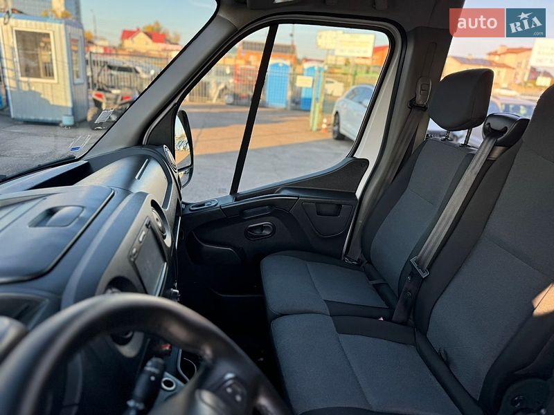 Грузопассажирский фургон Renault Master 2018 в Киеве