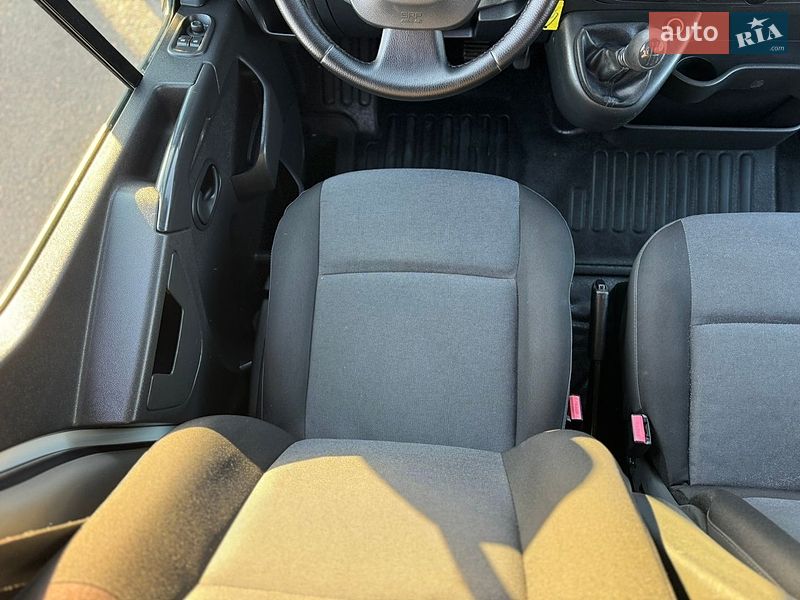 Грузопассажирский фургон Renault Master 2018 в Киеве