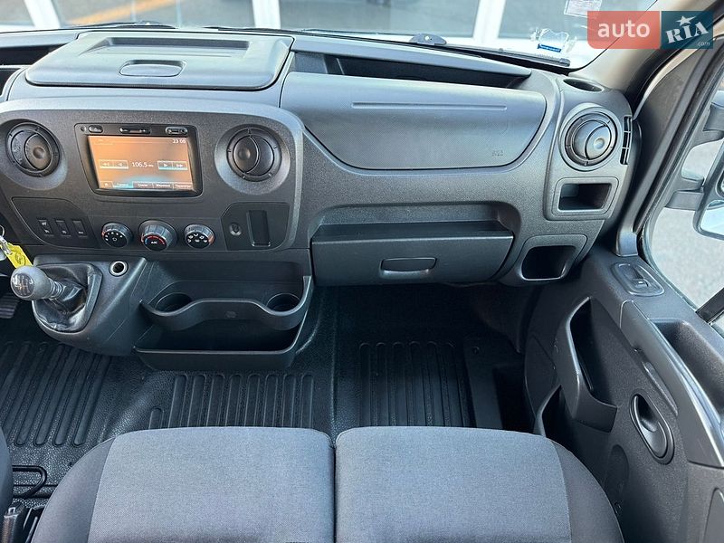 Грузопассажирский фургон Renault Master 2018 в Киеве