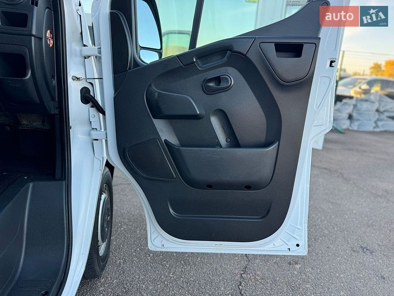 Грузопассажирский фургон Renault Master 2018 в Киеве