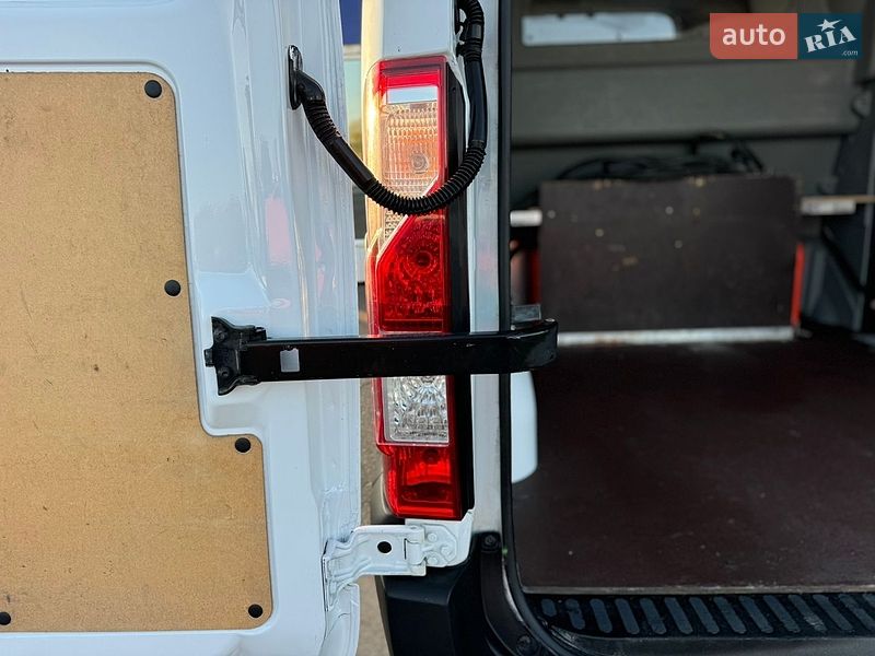 Грузопассажирский фургон Renault Master 2018 в Киеве