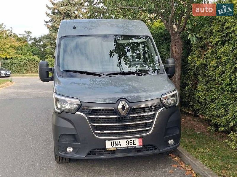 Вантажний фургон Renault Master 2022 в Рівному