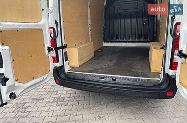 Вантажний фургон Renault Master 2015 в Луцьку