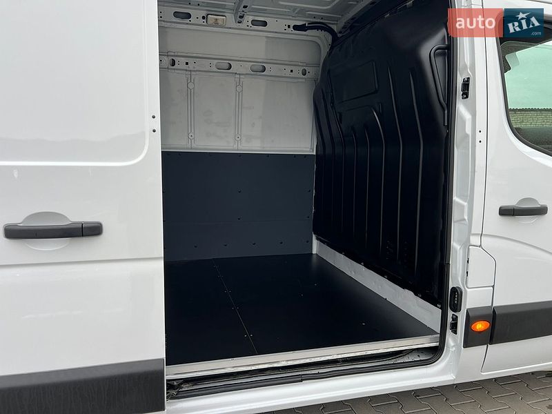 Вантажний фургон Renault Master 2022 в Дубні