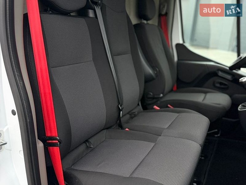 Вантажний фургон Renault Master 2022 в Дубні