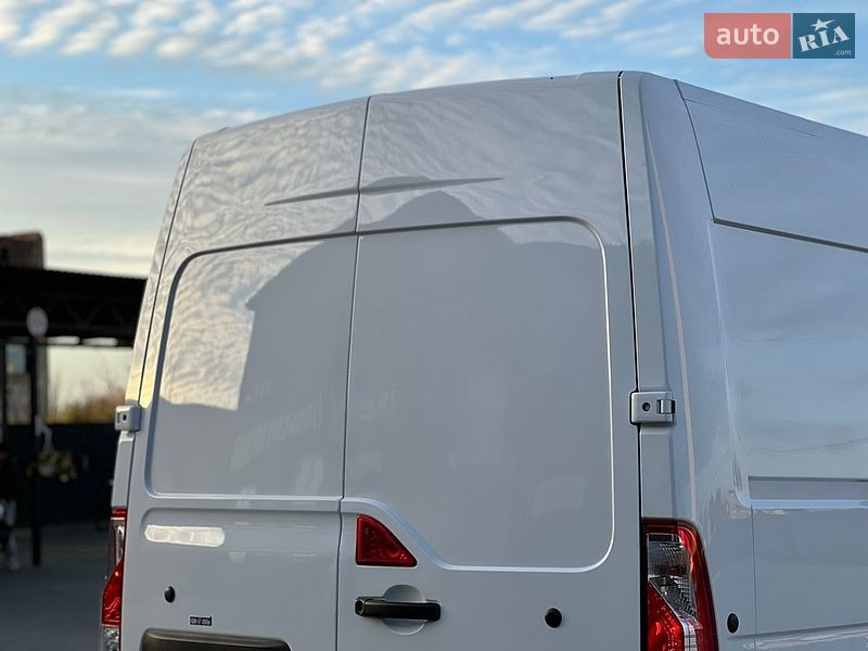Грузовой фургон Renault Master 2023 в Дубно