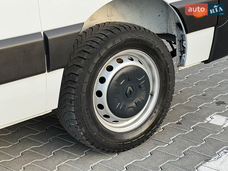Грузовой фургон Renault Master 2023 в Дубно