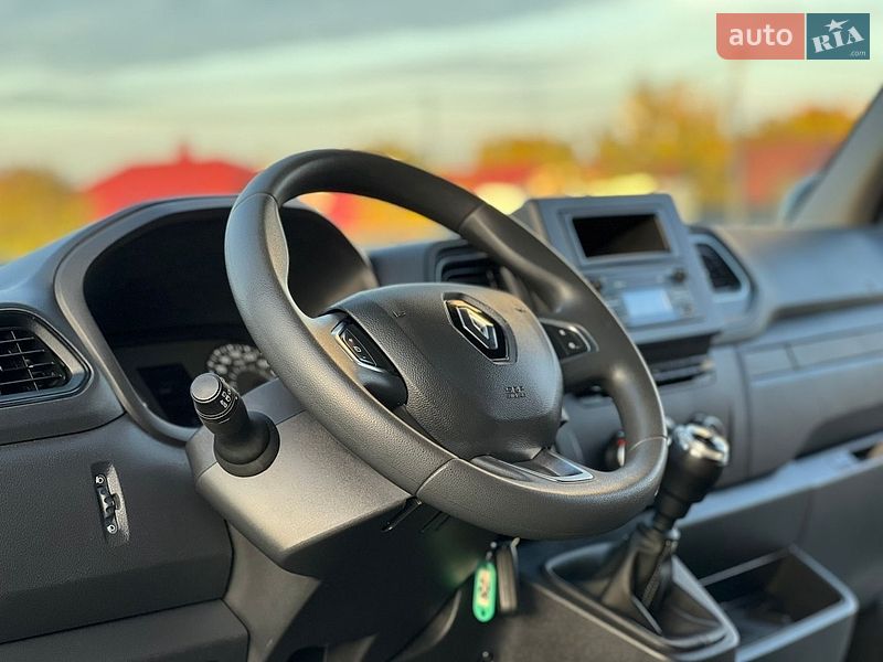 Грузовой фургон Renault Master 2023 в Дубно