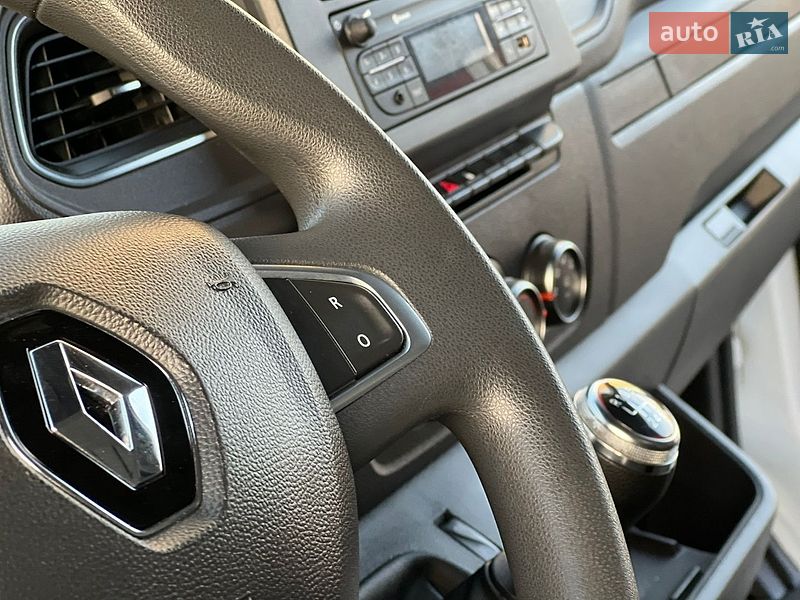 Грузовой фургон Renault Master 2023 в Дубно
