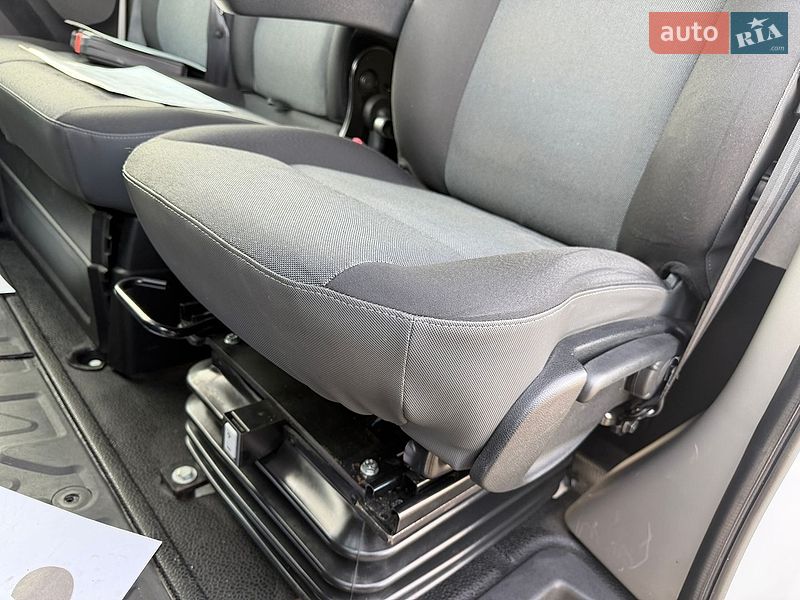 Вантажний фургон Renault Master 2020 в Тернополі