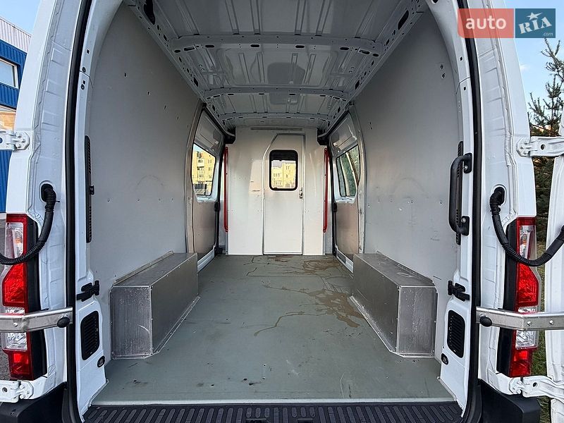 Вантажний фургон Renault Master 2022 в Ковелі