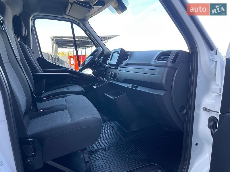 Вантажний фургон Renault Master 2022 в Дубні