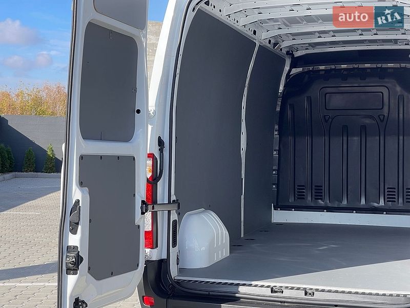 Вантажний фургон Renault Master 2022 в Дубні