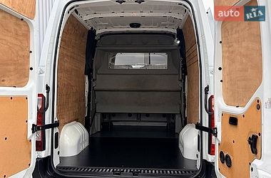 Грузопассажирский фургон Renault Master 2016 в Дубно