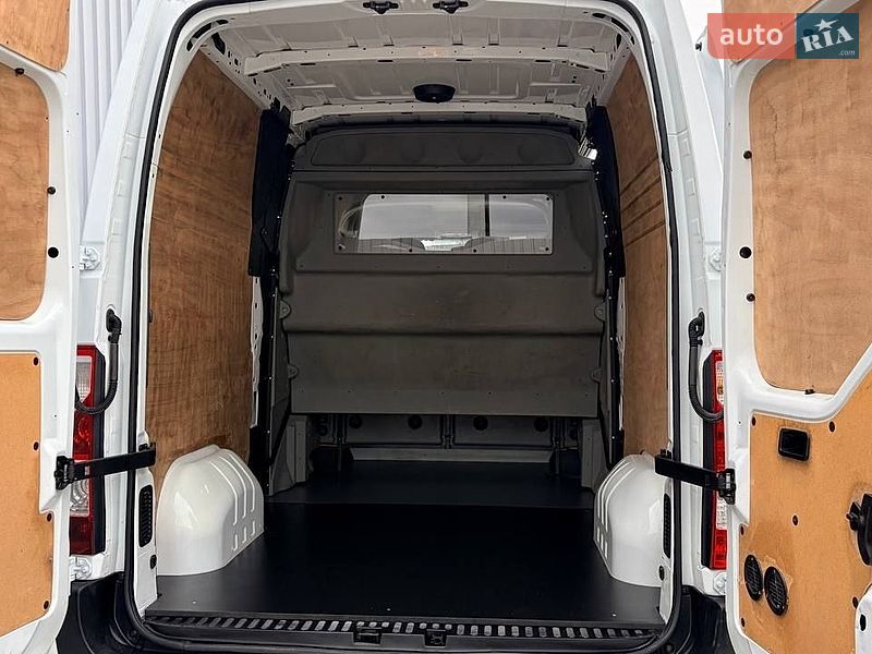 Грузопассажирский фургон Renault Master 2016 в Дубно